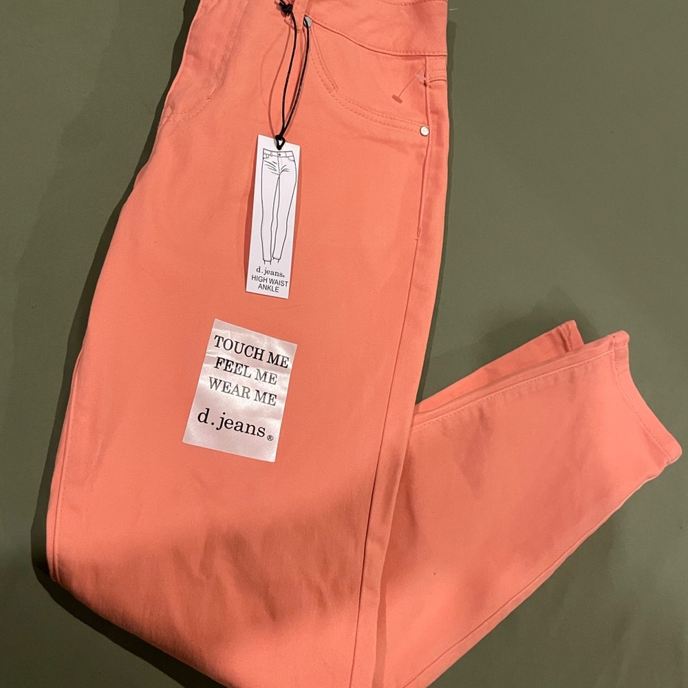 D. Jeans Women's Vibrant Coral Skinny Jeans